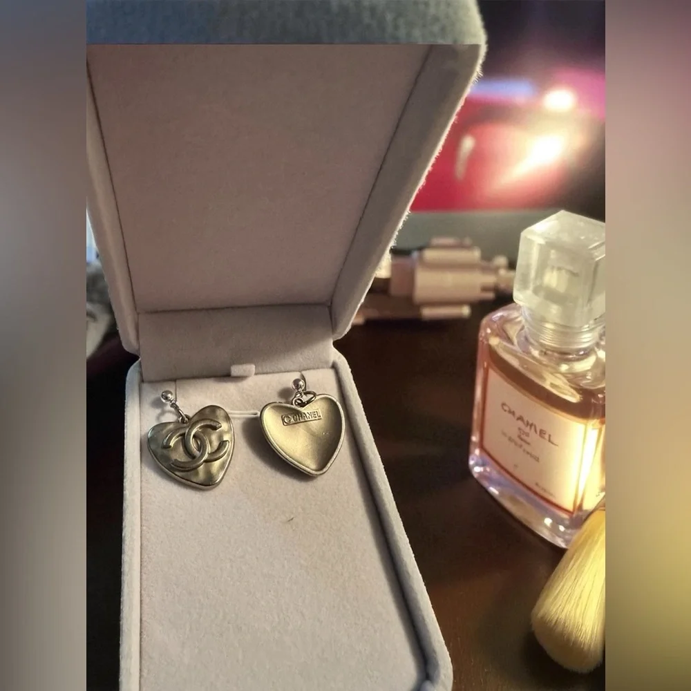 Silver or Gold Zipperpull Heart Pendant Earrings - Picture 3 of 4